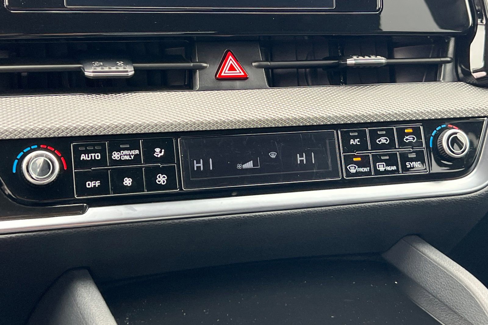 Certified 2025 Kia Sportage LX image 23