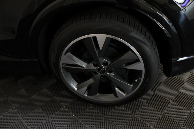 New 2025 Audi Q4 e-tron Premium Plus image 23