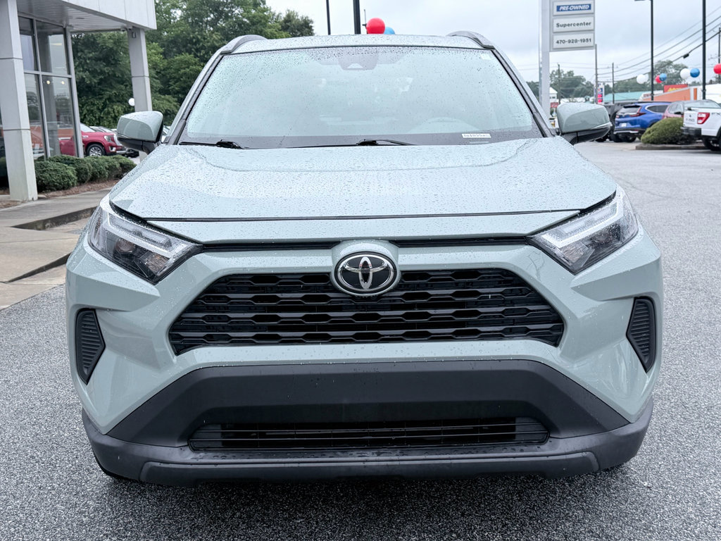 Used 2022 Toyota RAV4 XLE w/ Convenience Package FWD image 3