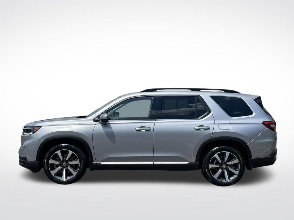 Certified 2025 Honda Pilot Touring image 7
