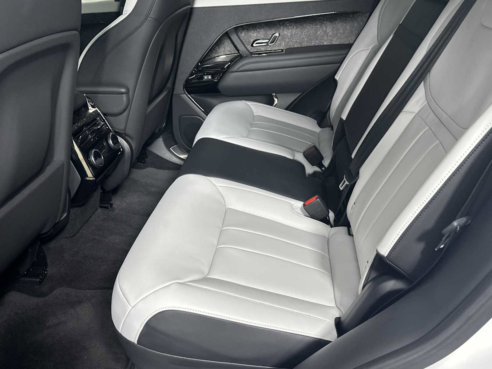 Used 2024 Land Rover Range Rover Sport Dynamic SE image 22