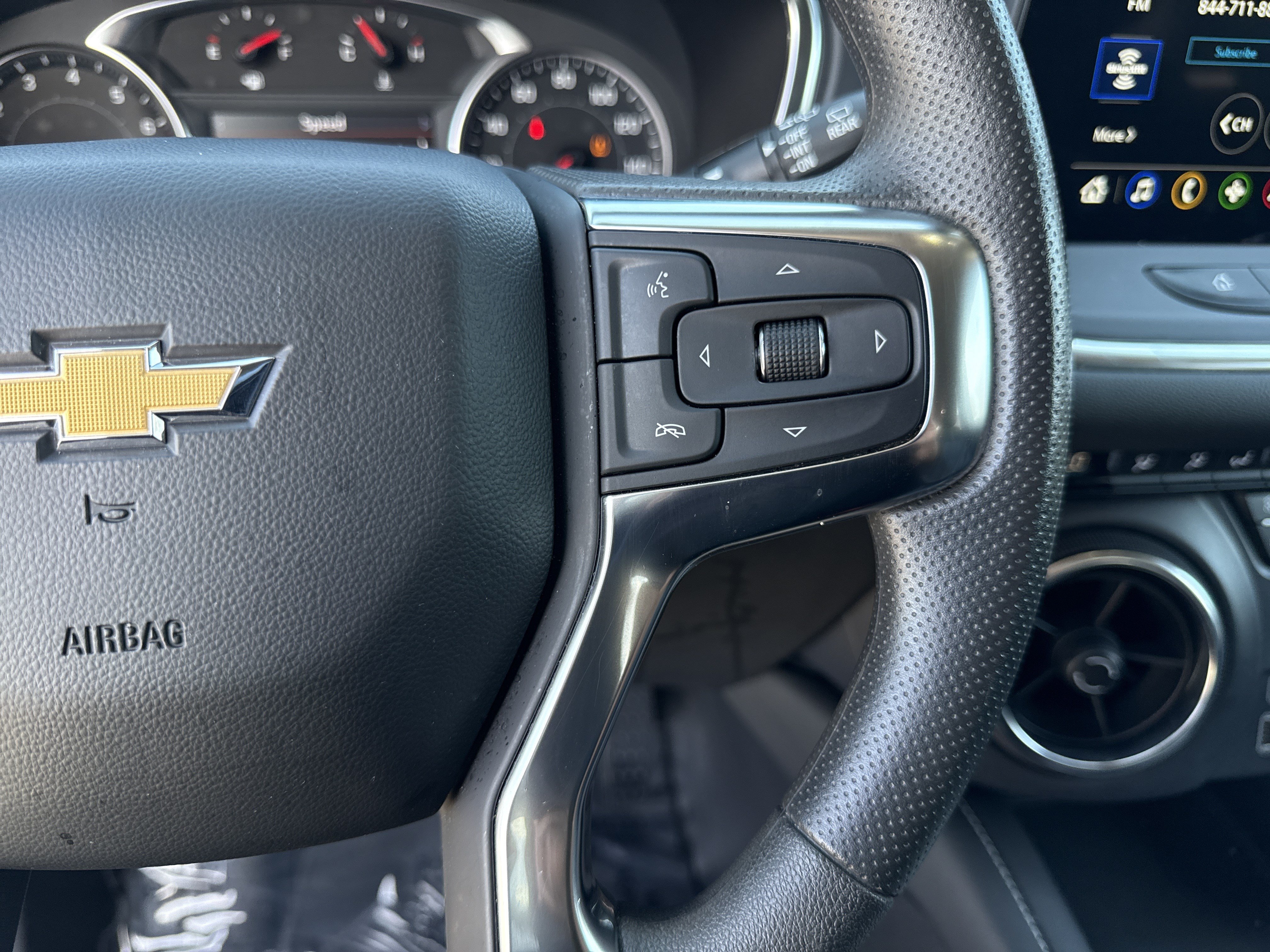 Used 2025 Chevrolet Blazer LT AWD/4WD image 19