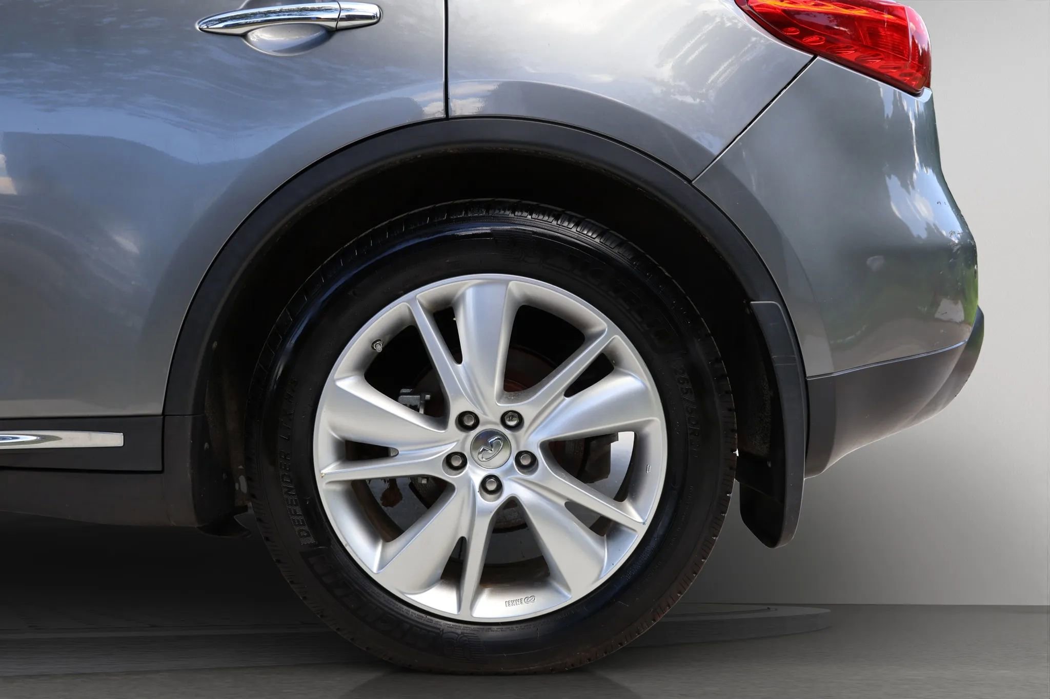 Used 2012 INFINITI FX35 AWD w/ Premium Pkg image 24