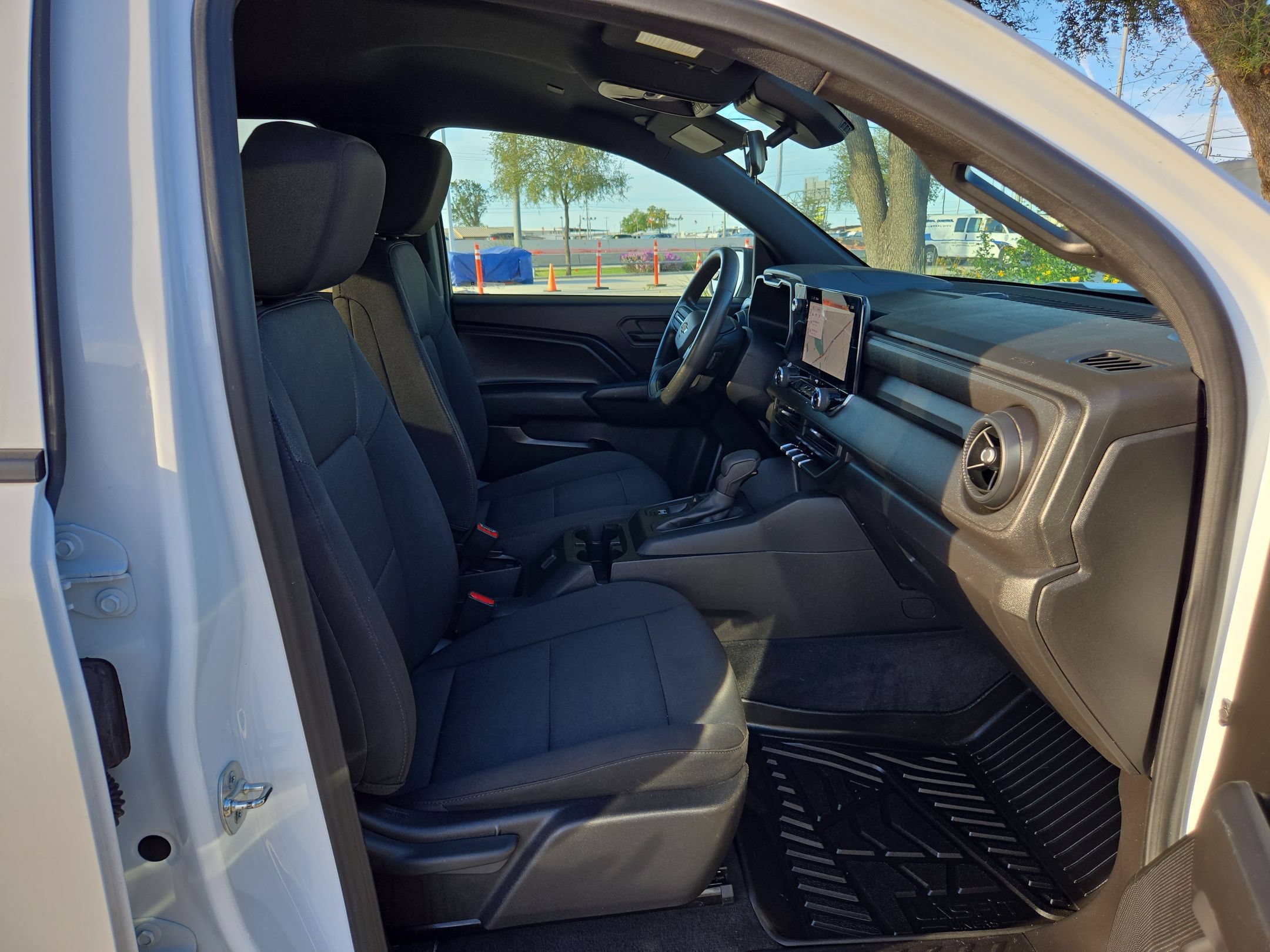 Certified 2024 Chevrolet Colorado W/T RWD image 25