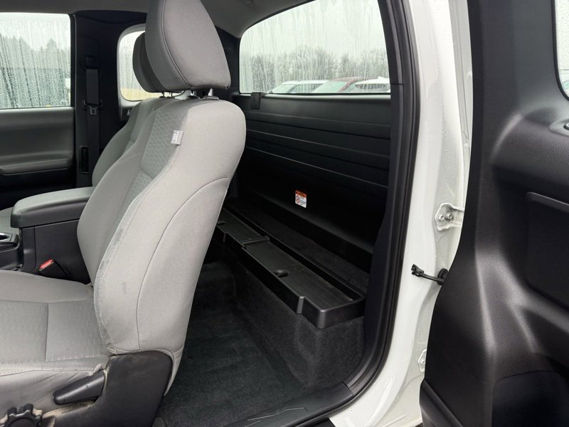 Used 2017 Toyota Tacoma SR image 11