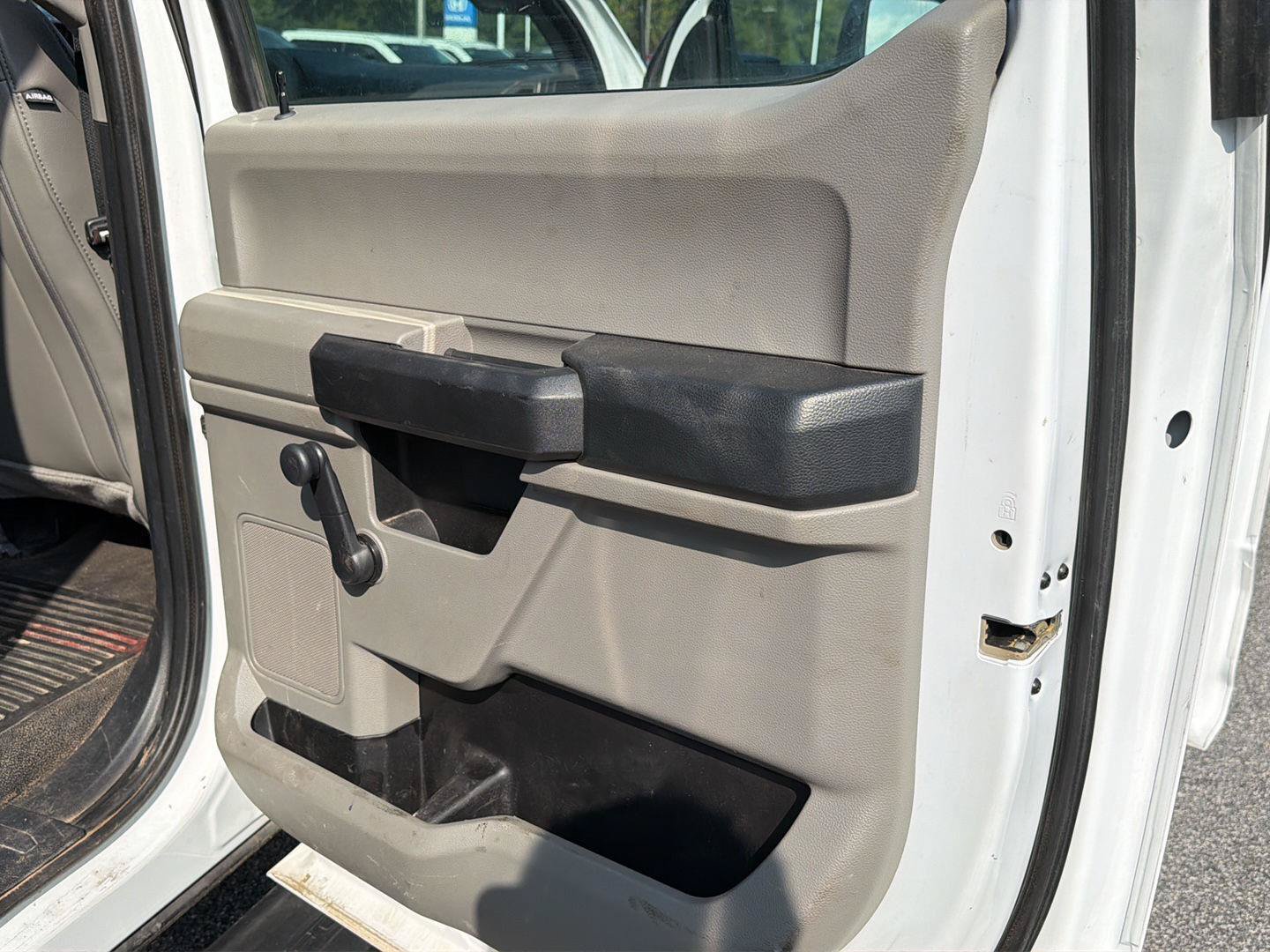 Used 2022 Ford F550 4x4 Crew Cab Super Duty image 14