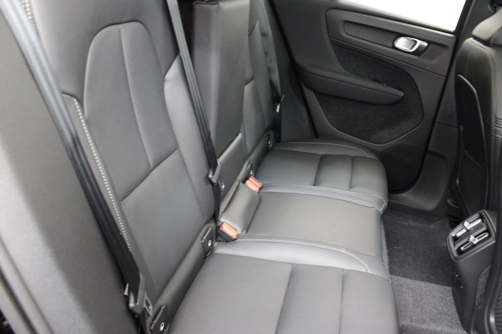 Used 2026 Volvo XC40 B5 Plus AWD/4WD image 22