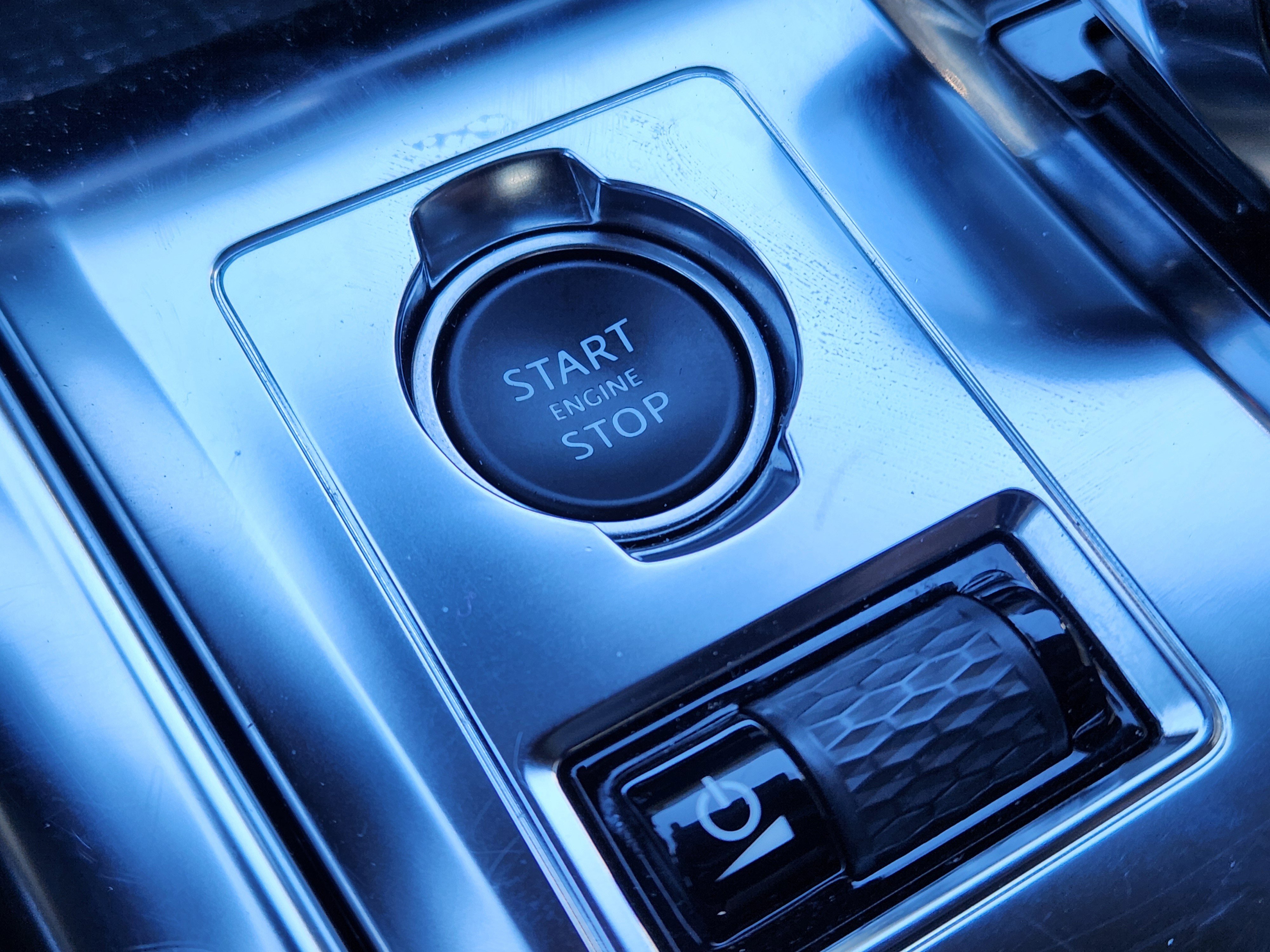 Certified 2024 Jaguar XF R-Dynamic SE image 27