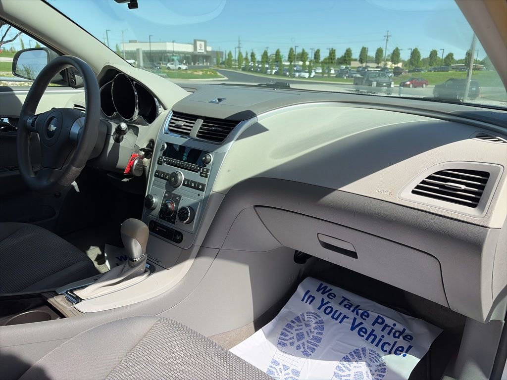 Used 2009 Chevrolet Malibu LS FWD image 22