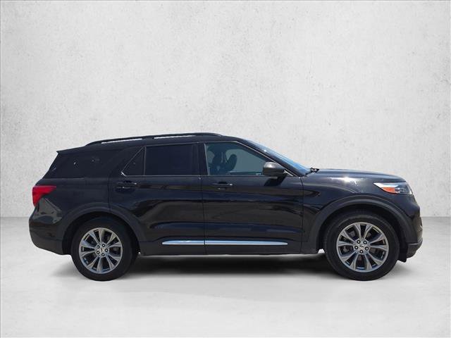 Used 2023 Ford Explorer XLT w/ Equipment Group 202A RWD image 4