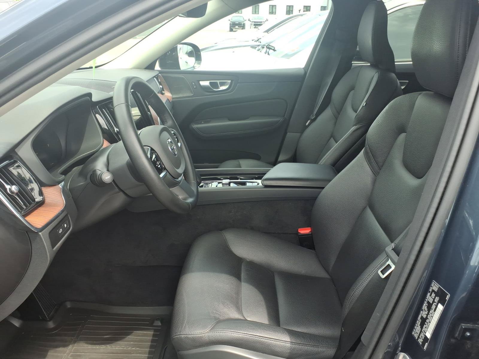Used 2024 Volvo XC60 T8 Plus w/ Protection Package Premier AWD/4WD image 7