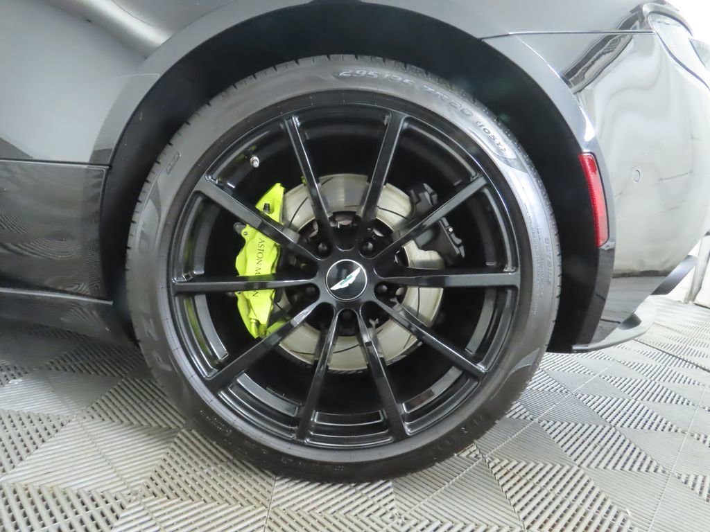 Used 2019 Aston Martin DB11 AMR image 30