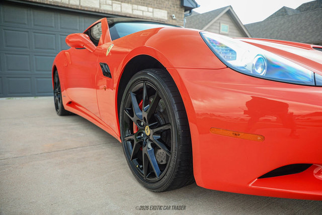 Used 2012 Ferrari California RWD image 64