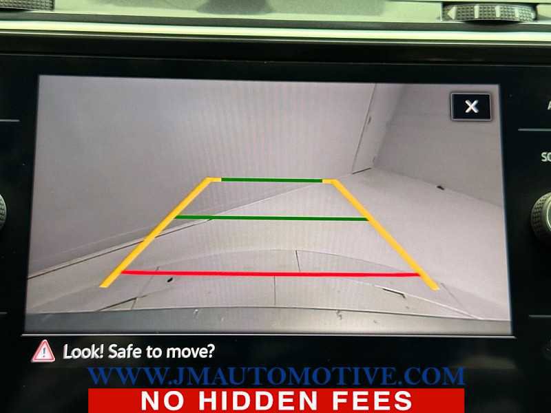 Used 2021 Volkswagen Tiguan SE R-Line image 32