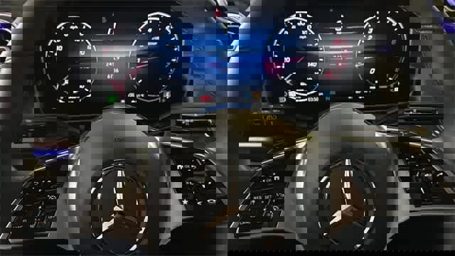 Certified 2025 Mercedes-Benz GLC 300 4MATIC image 17