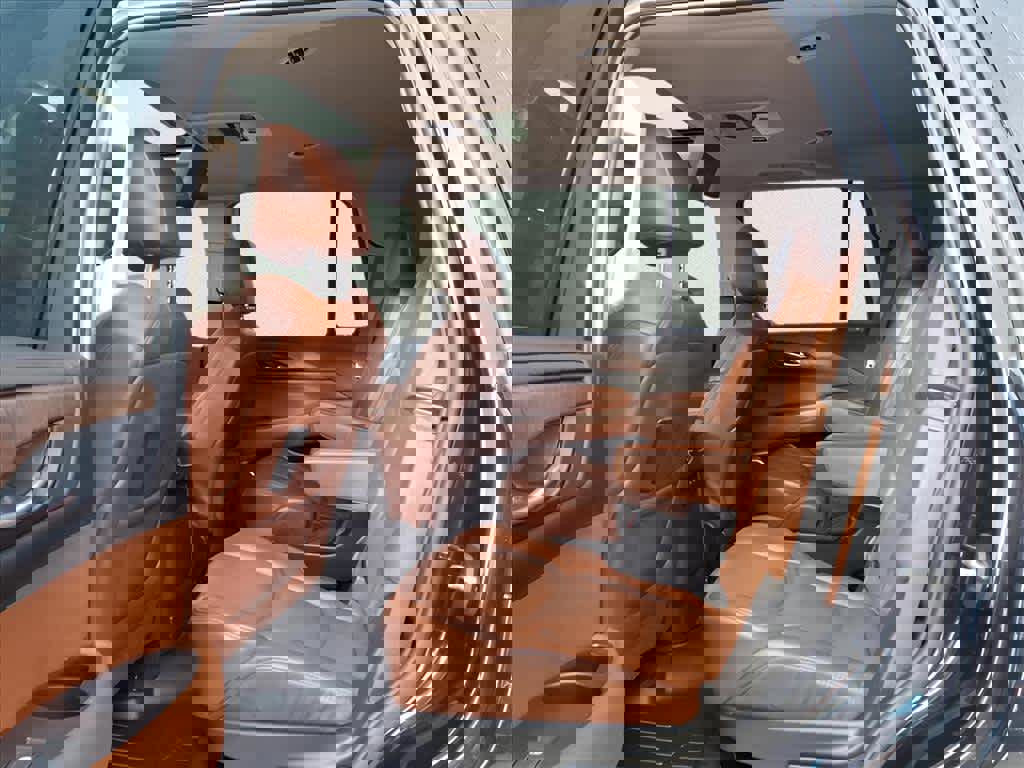 Used 2019 Cadillac Escalade Premium Luxury image 9