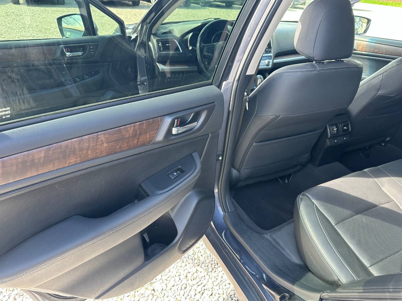 Used 2016 Subaru Outback 3.6R Limited AWD/4WD image 11