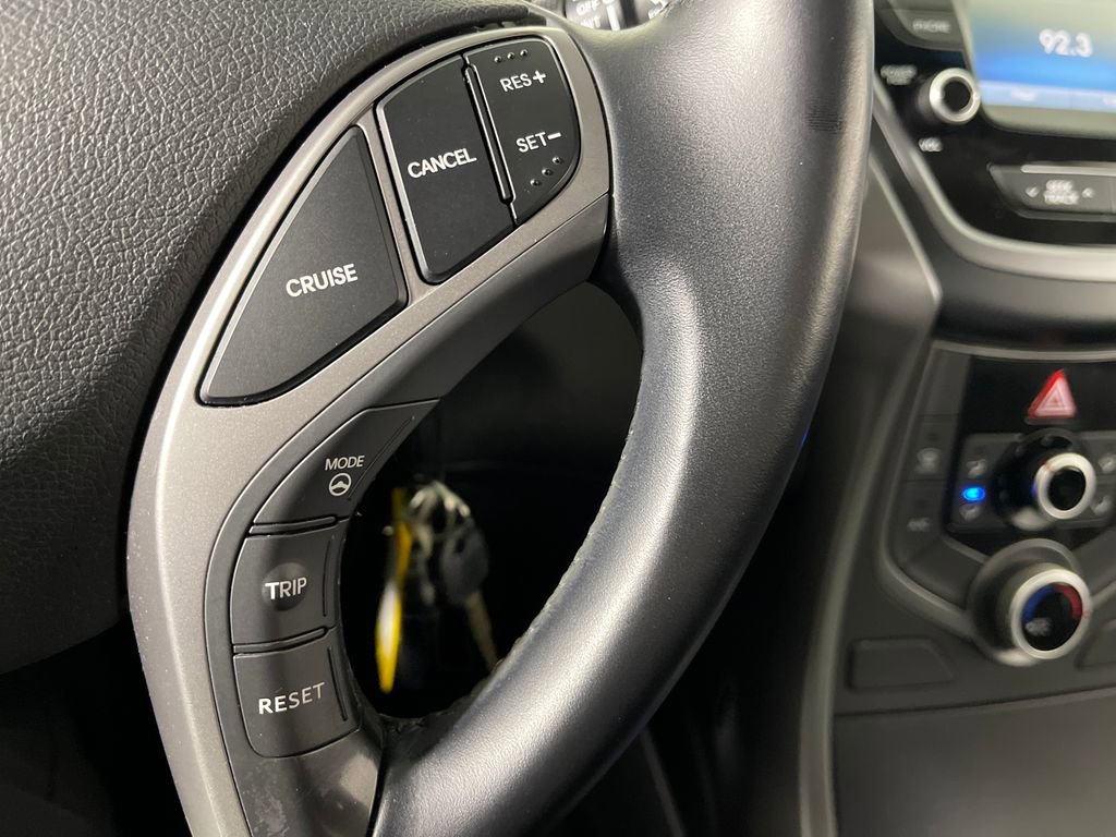 Used 2015 Hyundai Elantra SE w/ Option Group 03 FWD image 29