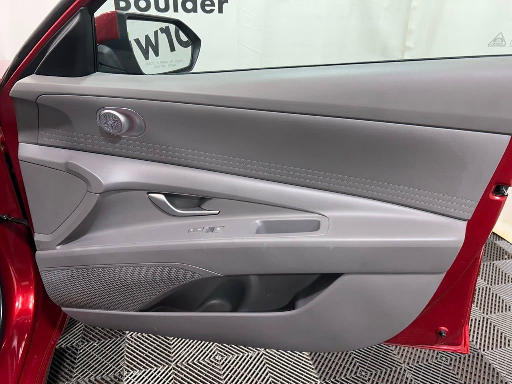 Used 2024 Hyundai Elantra SEL image 9