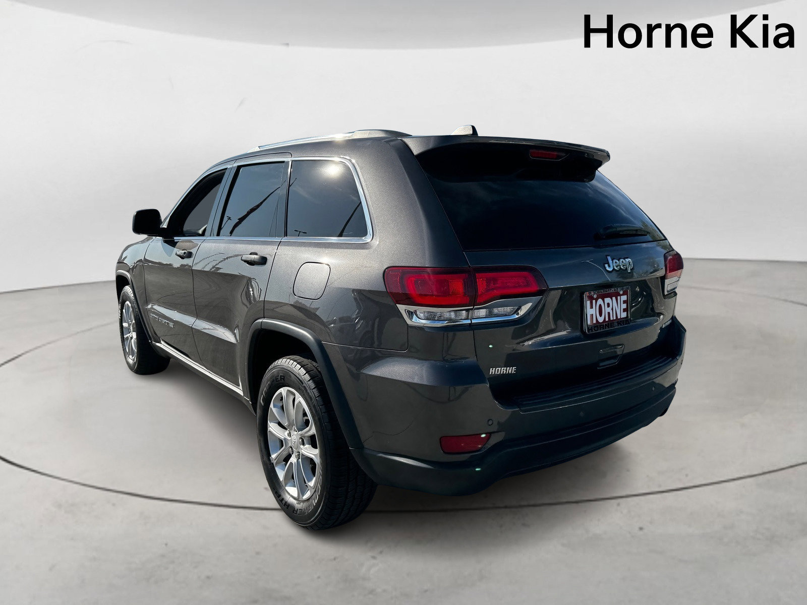 Used 2021 Jeep Grand Cherokee Laredo image 5