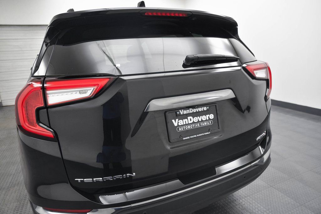 Used 2024 GMC Terrain AT4 image 6