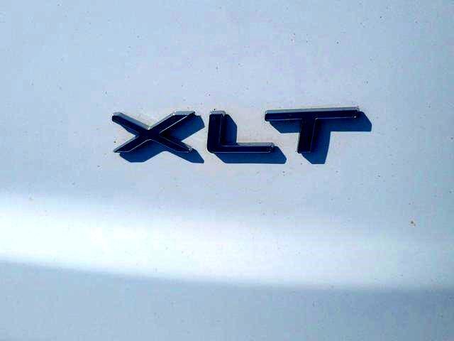 Used 2017 Ford Transit Connect XLT image 7