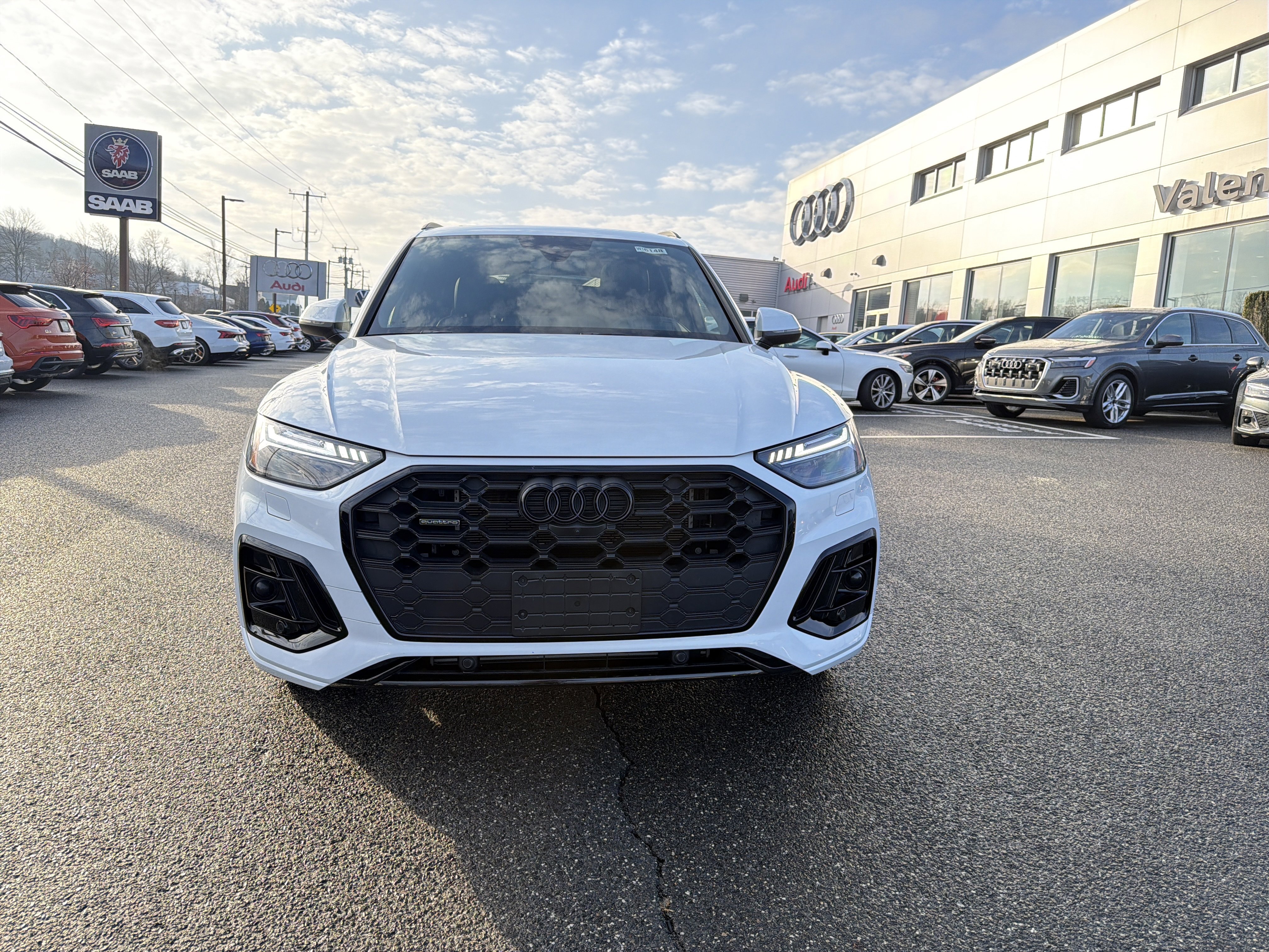 Certified 2024 Audi Q5 e Prestige AWD/4WD image 2