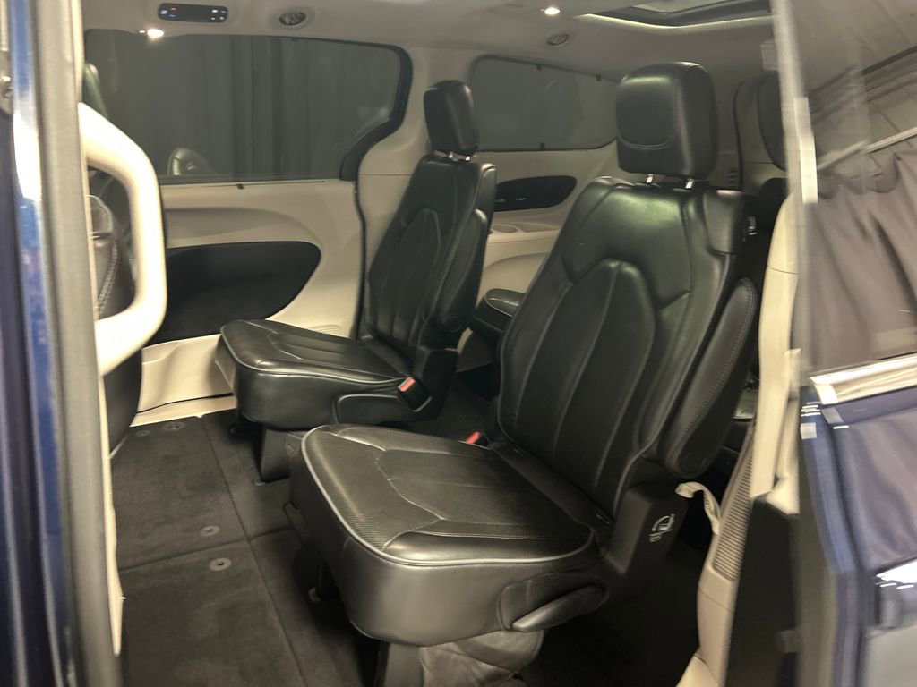 Used 2019 Chrysler Pacifica Limited FWD image 24