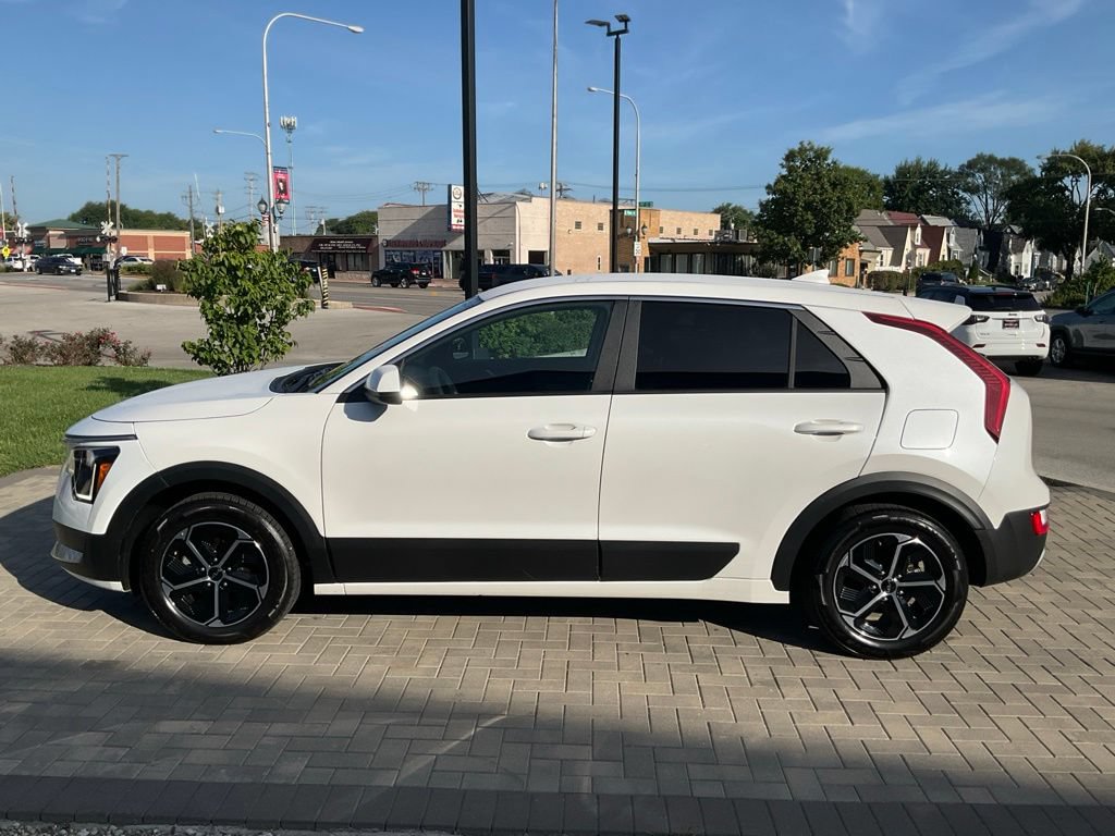 Used 2025 Kia Niro LX FWD image 6