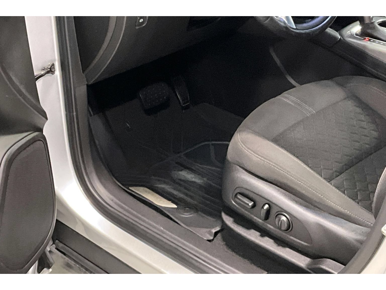 Used 2019 Chevrolet Blazer LT AWD/4WD image 27