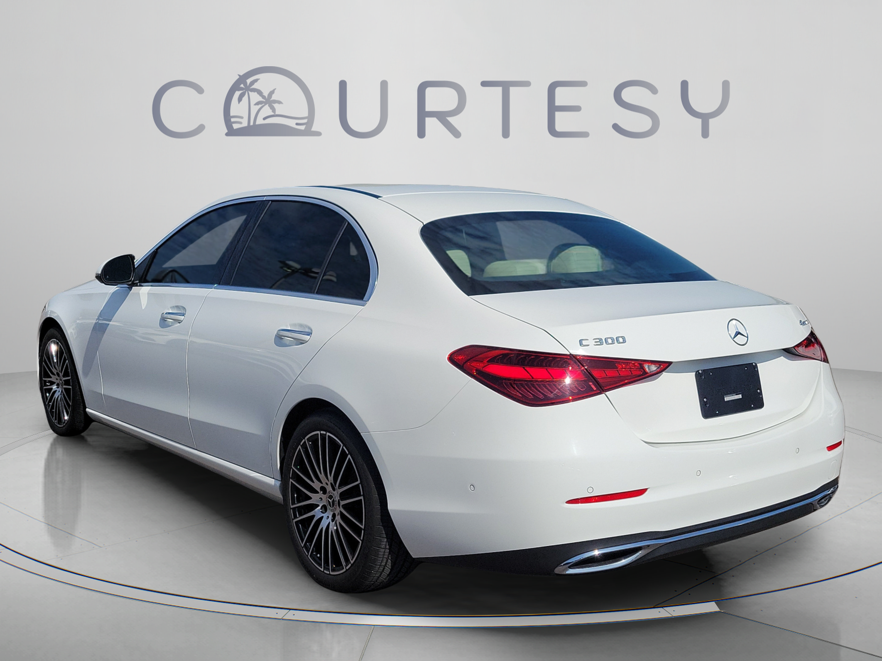 Used 2024 Mercedes-Benz C 300 4MATIC Sedan image 2