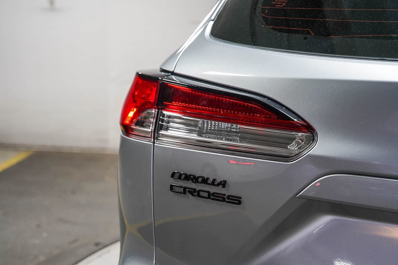 Certified 2025 Toyota Corolla Cross AWD Hybrid image 12