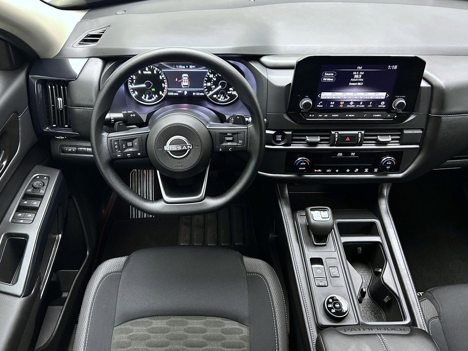 Used 2025 Nissan Pathfinder S image 14