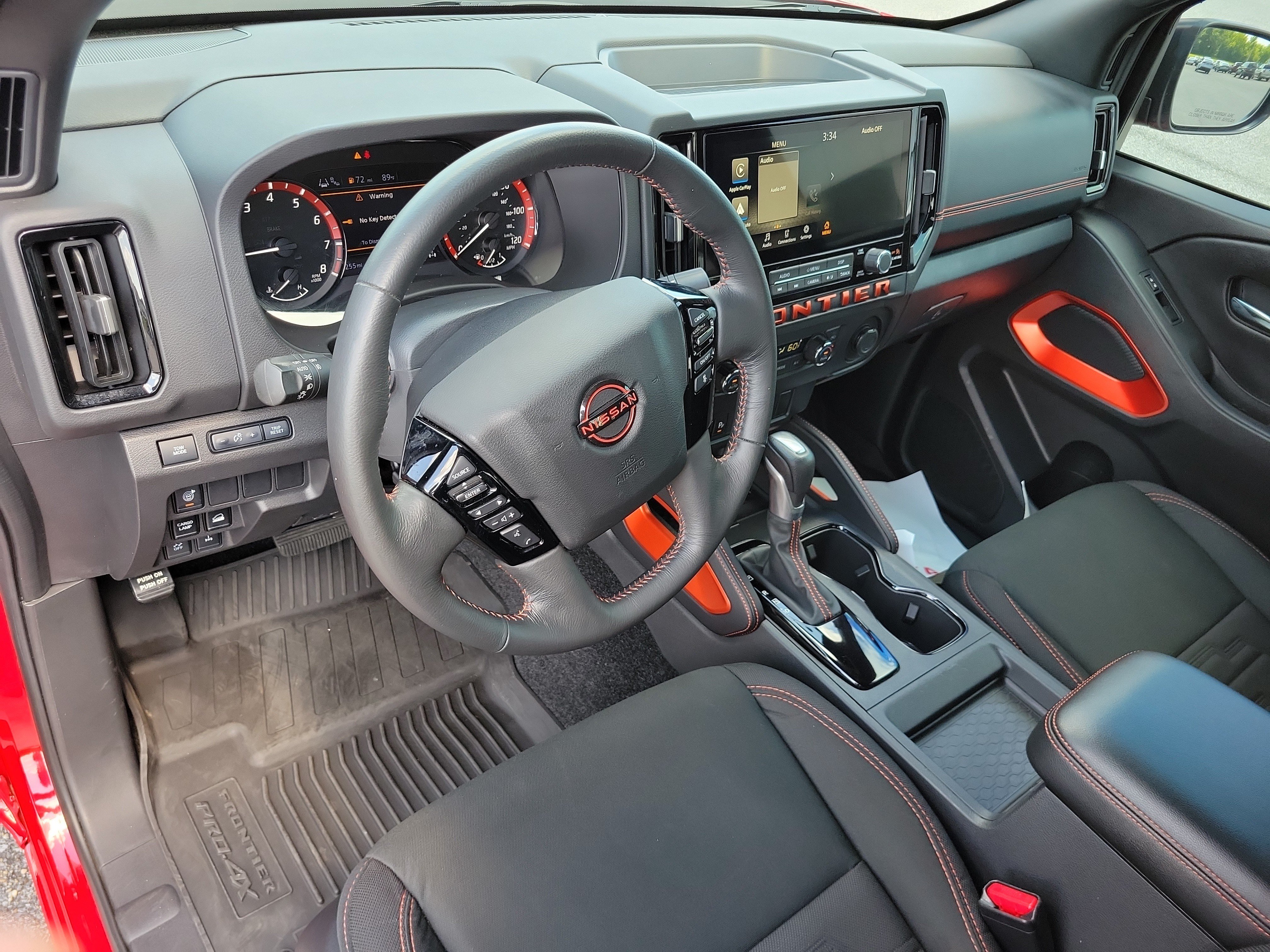 Used 2025 Nissan Frontier PRO-4X AWD/4WD image 8