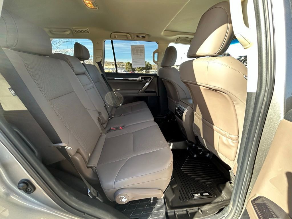 Used 2021 Lexus GX 460 Premium w/ Premium Package image 28