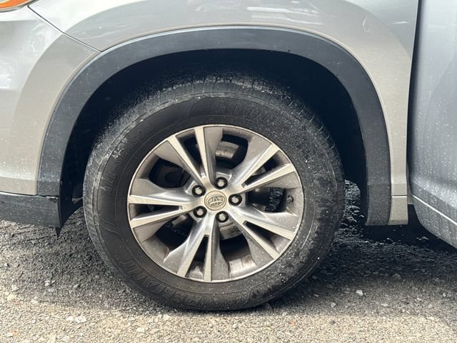 Used 2015 Toyota Highlander XLE FWD image 26