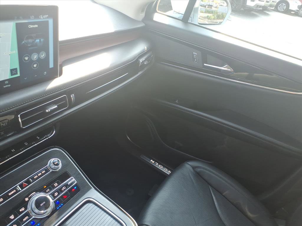 Used 2023 Lincoln Nautilus Reserve image 22