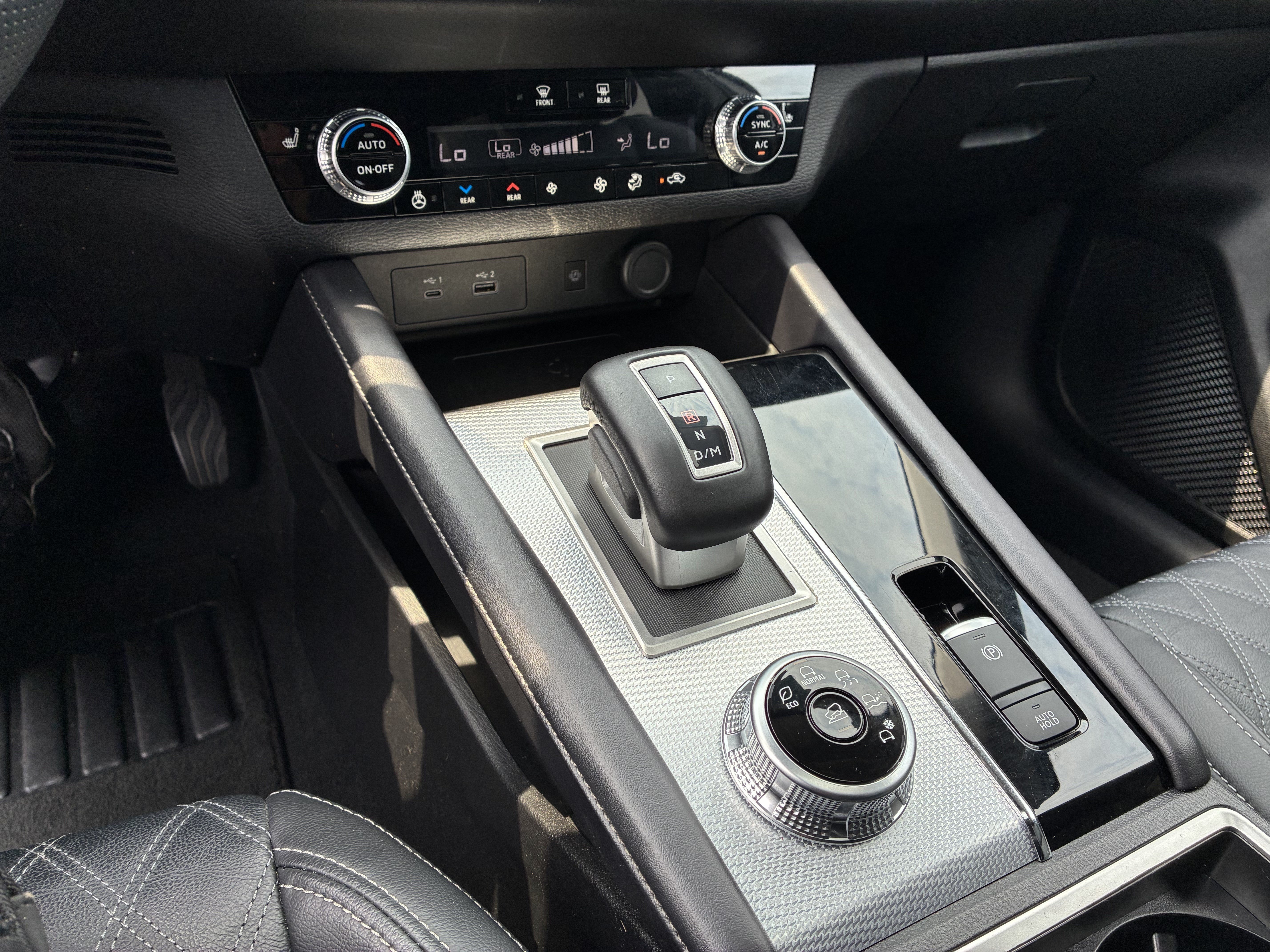 Used 2024 Mitsubishi Outlander SEL FWD image 36