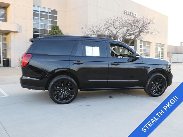 Used 2025 Ford Expedition Platinum w/ Stealth Appearance Package AWD/4WD image 6