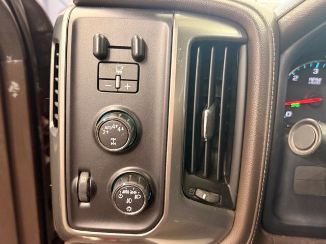 Used 2018 Chevrolet Silverado 1500 LTZ w/ Sport Package AWD/4WD image 17