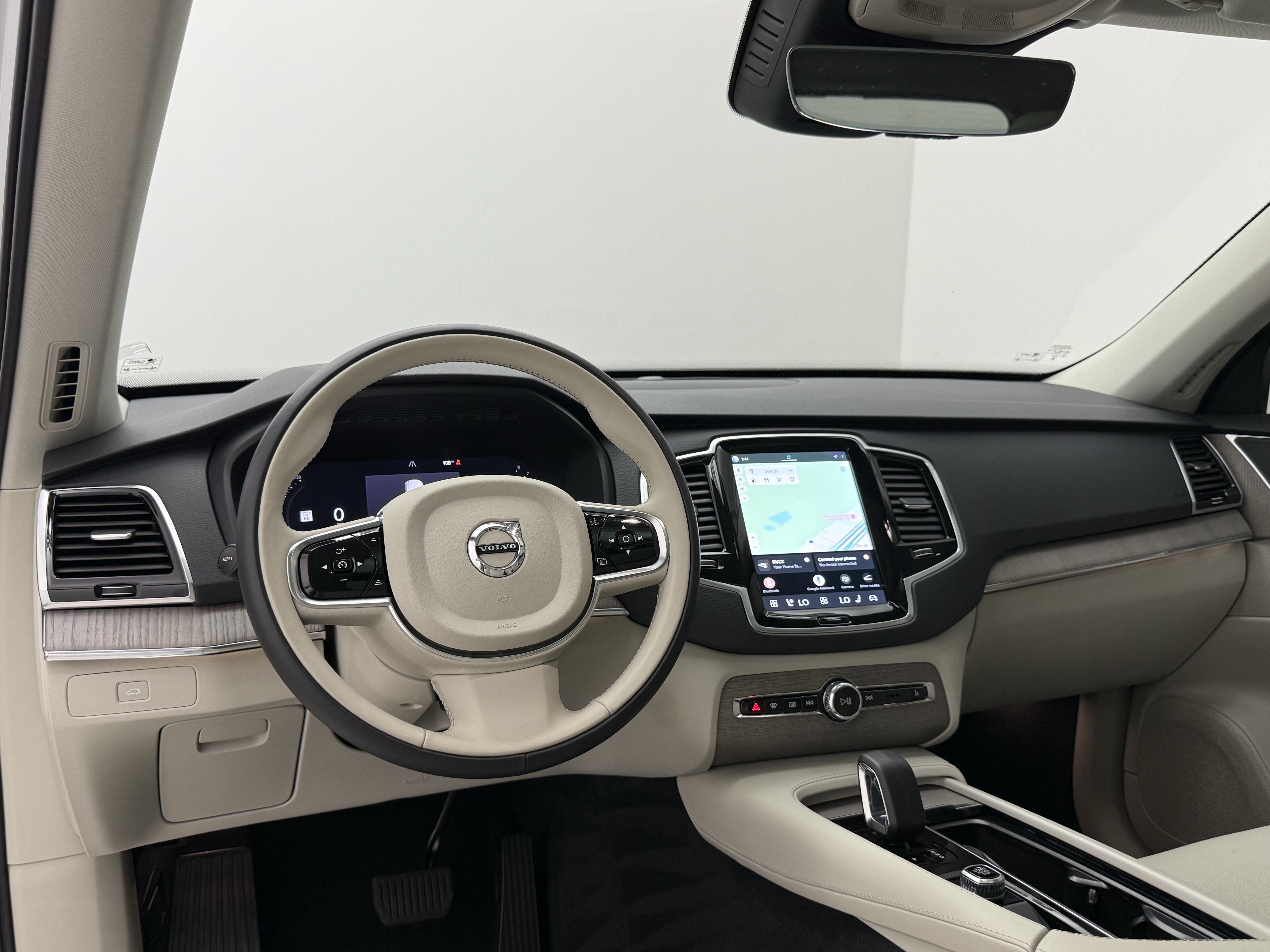 Certified 2024 Volvo XC90 B5 Plus AWD/4WD image 23