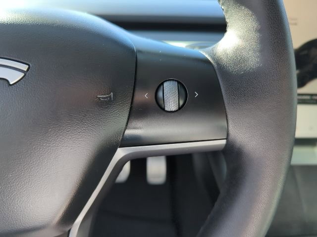 Used 2022 Tesla Model 3 Performance image 12