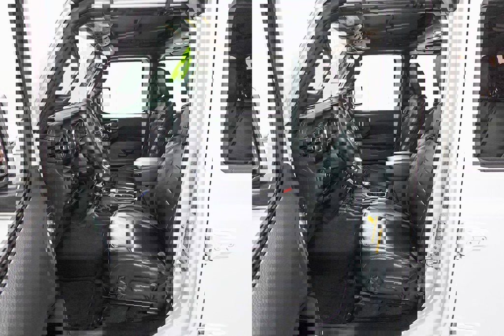 Used 2023 Jeep Wrangler Unlimited Sahara image 10