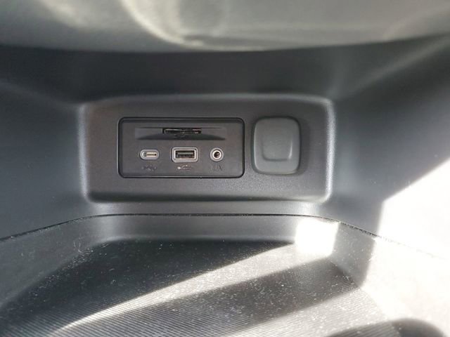 Certified 2023 Chevrolet Equinox RS w/ RS Leather Package AWD/4WD image 35