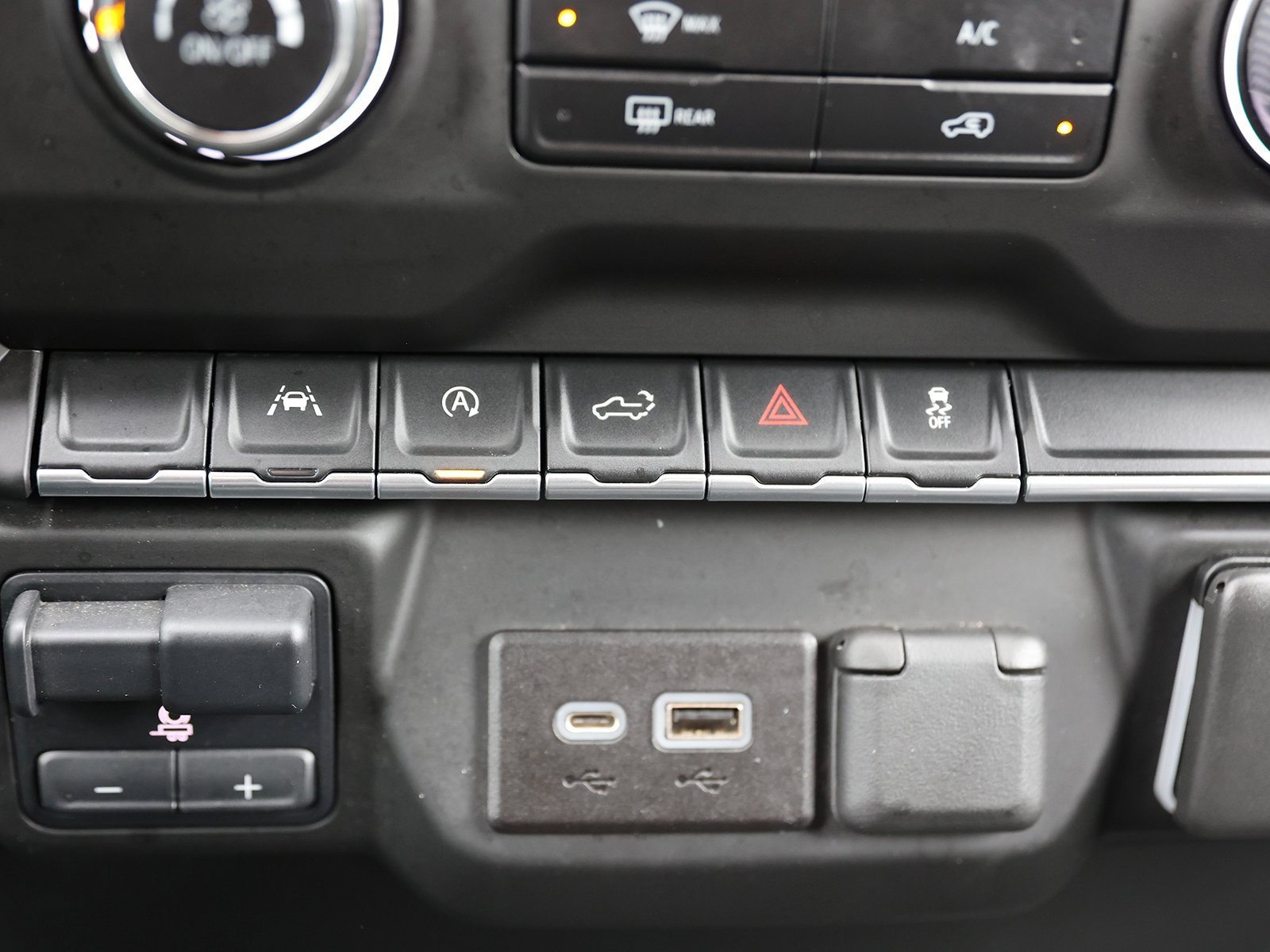 Used 2023 Chevrolet Silverado 1500 Custom image 31