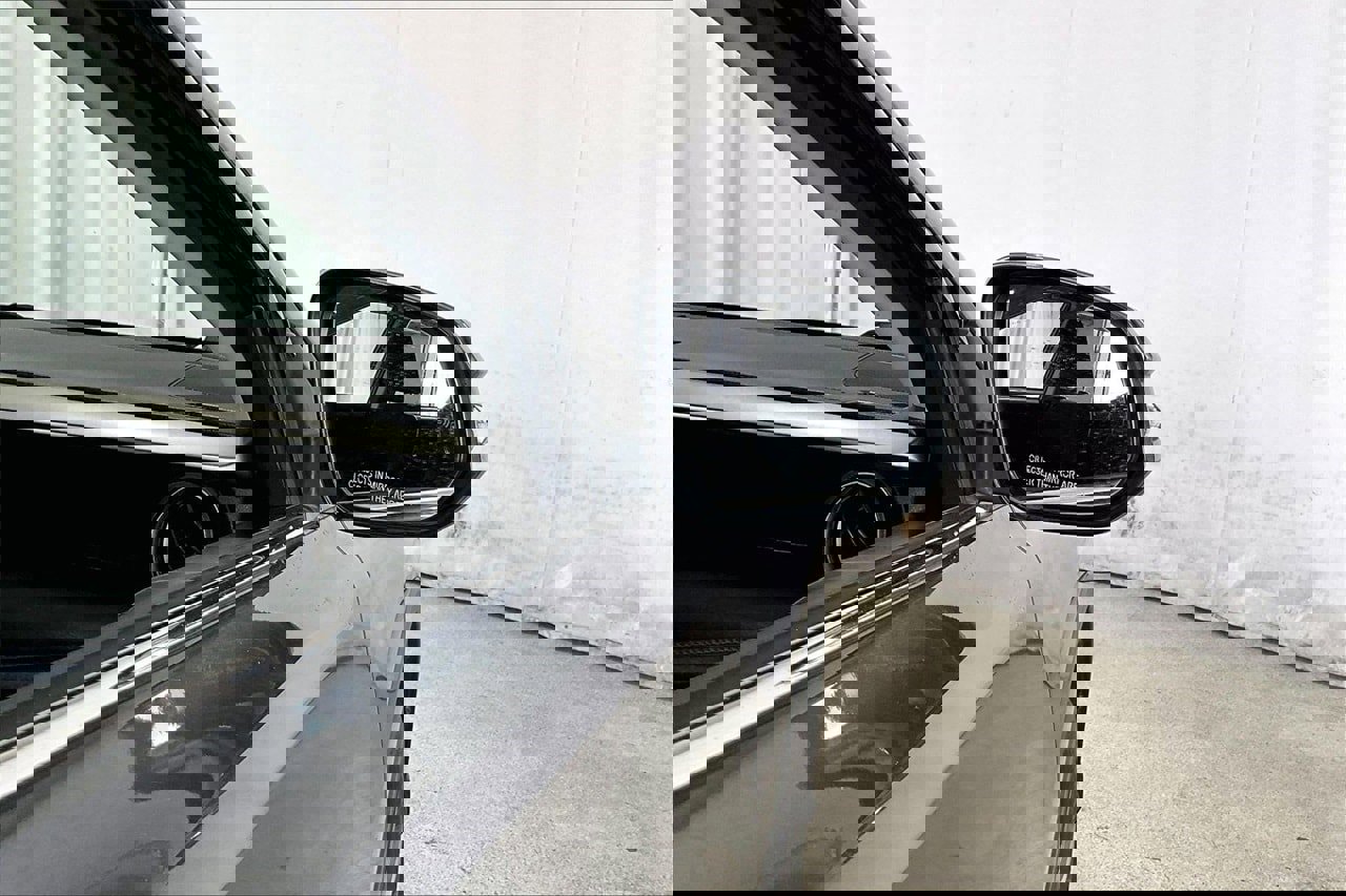 Used 2018 Toyota RAV4 XLE image 11