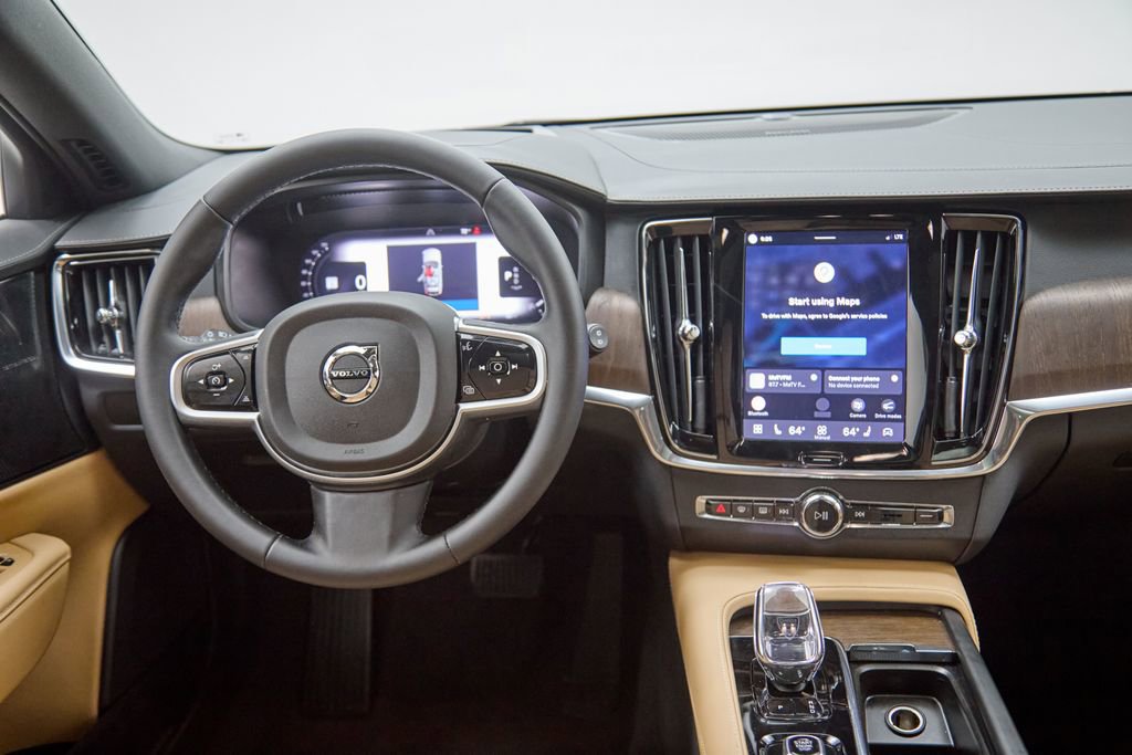 Certified 2025 Volvo V90 B6 Cross Country Ultra AWD/4WD image 25