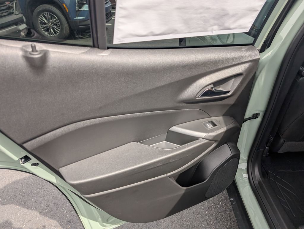 New 2026 Chevrolet Trax ACTIV w/ Sunroof Package FWD image 10