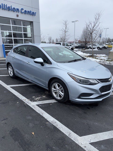 Used 2017 Chevrolet Cruze LT image 3
