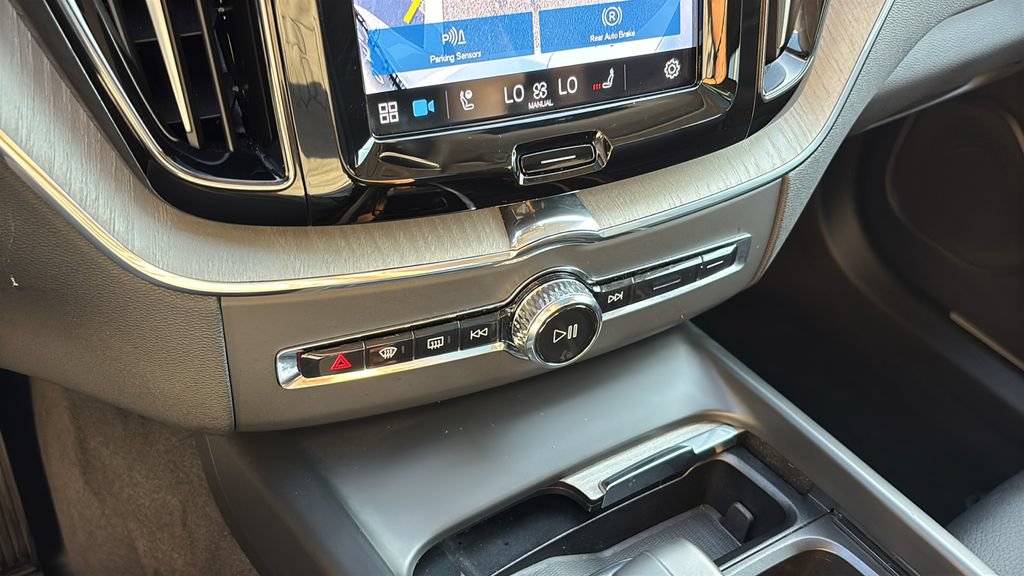 Certified 2025 Volvo XC60 B5 Plus AWD/4WD image 20